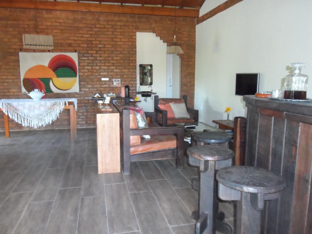 Cais Dourado Inn